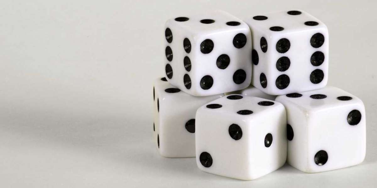 The Rise of Live Dealer Games in Online Casinos by 2025: Examining Player Preferences, Technological Integration, and th