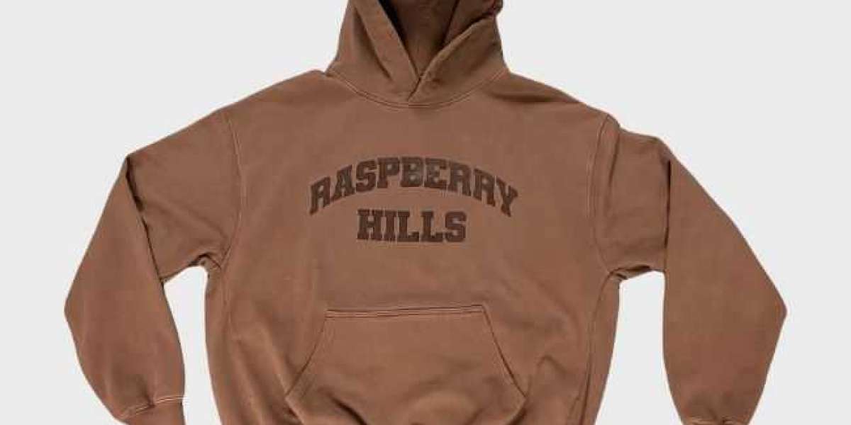 Raspberry Hills Hoodie – Casual & Trendy Look