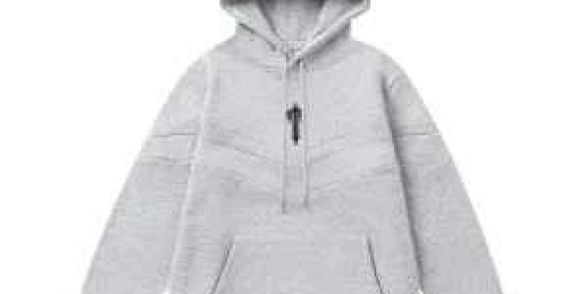 Trapstar Fashion in Greece: The Rise of British Streetwear in Mediterranean Style