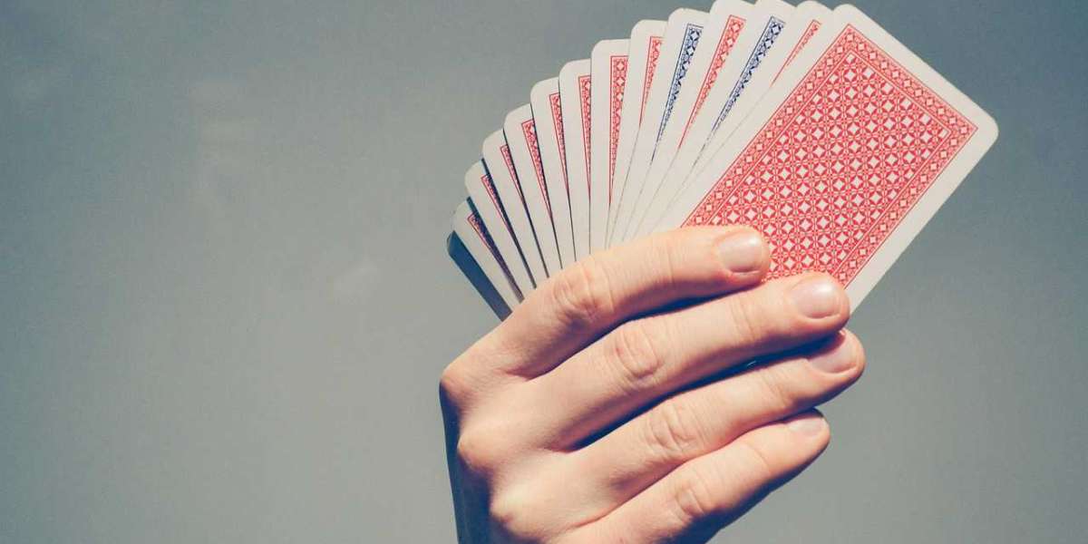 The Future of Augmented Reality in Online Casinos: Enhancing Immersive Gaming Experiences and Player Interaction in 2025