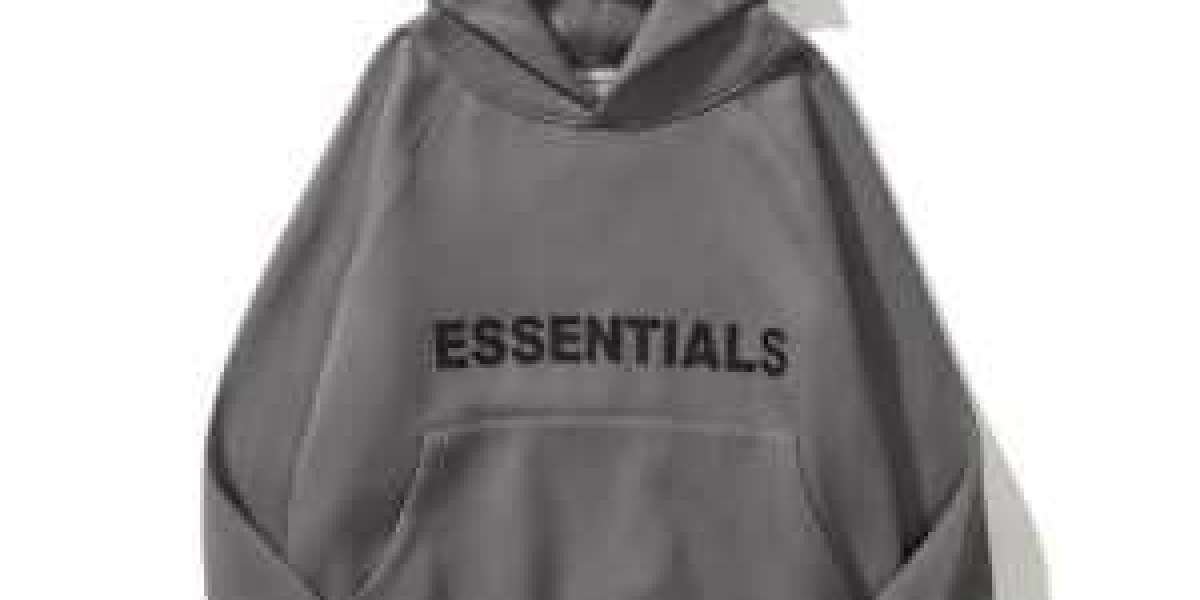 Essential Hoodie: The Piece That Quietly Took Over Every Wardrobe